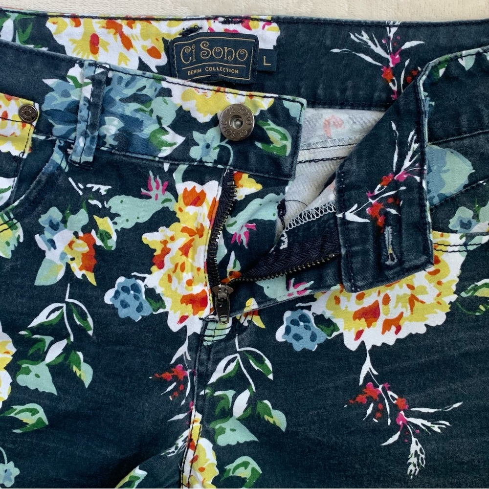 CI SONO  Denim Shorts/Hot Pants Bright Vivid Floral‎ Pockets JR/MISSY SIZE L - Picture 4 of 8
